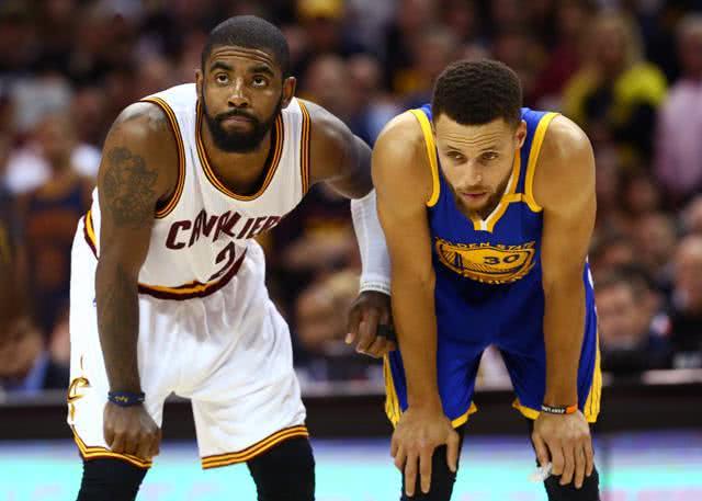 更是两种足 更是两种足